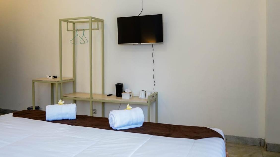 Hotel Pondok Putri Batukaras Εξωτερικό φωτογραφία